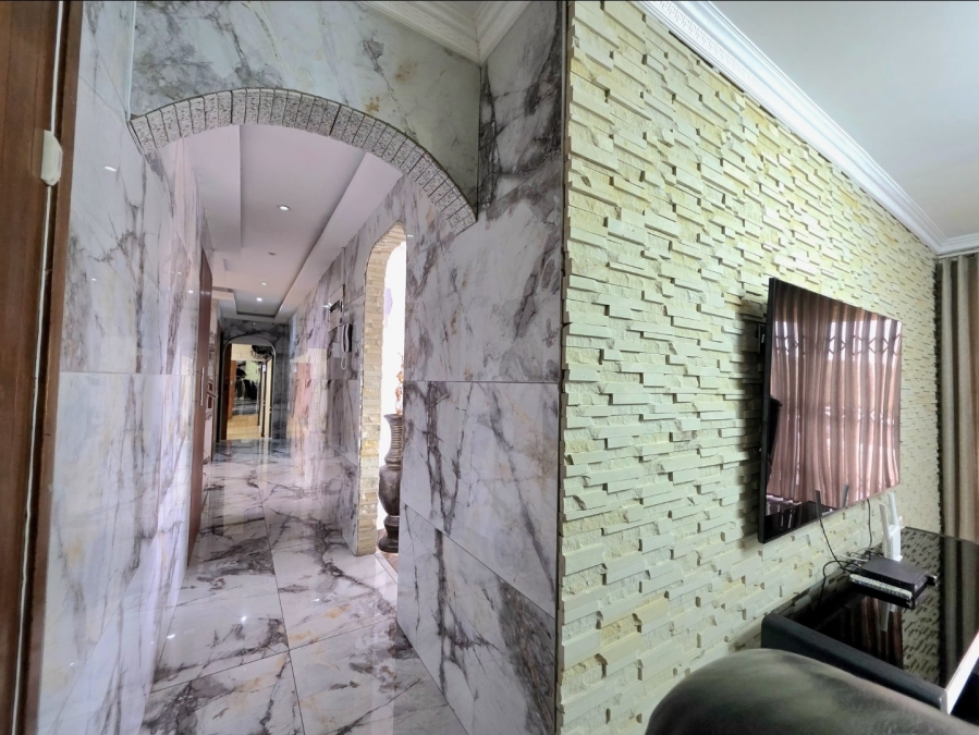8 Bedroom Property for Sale in Isipingo Hills KwaZulu-Natal