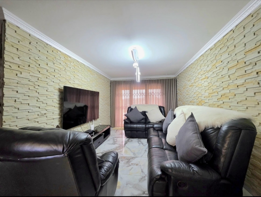 8 Bedroom Property for Sale in Isipingo Hills KwaZulu-Natal