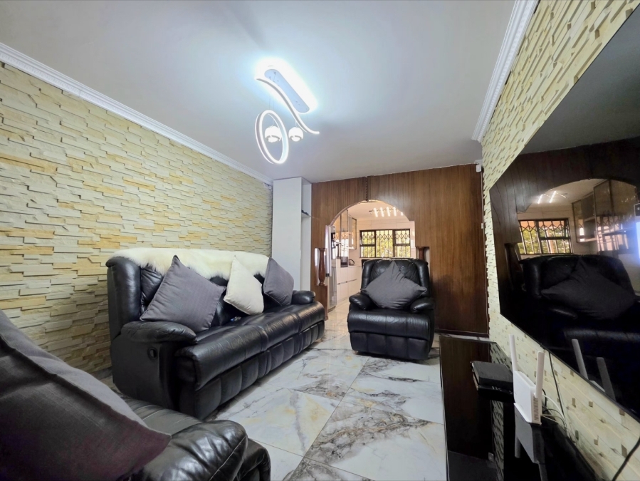 8 Bedroom Property for Sale in Isipingo Hills KwaZulu-Natal