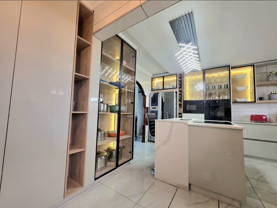 8 Bedroom Property for Sale in Isipingo Hills KwaZulu-Natal