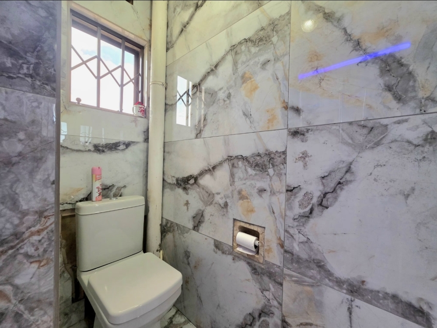 8 Bedroom Property for Sale in Isipingo Hills KwaZulu-Natal