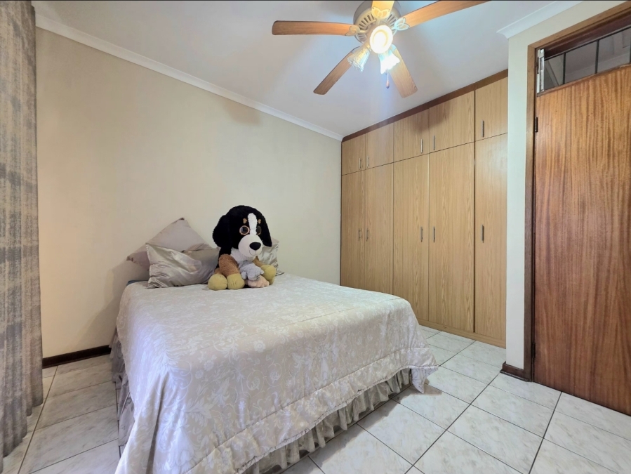 8 Bedroom Property for Sale in Isipingo Hills KwaZulu-Natal