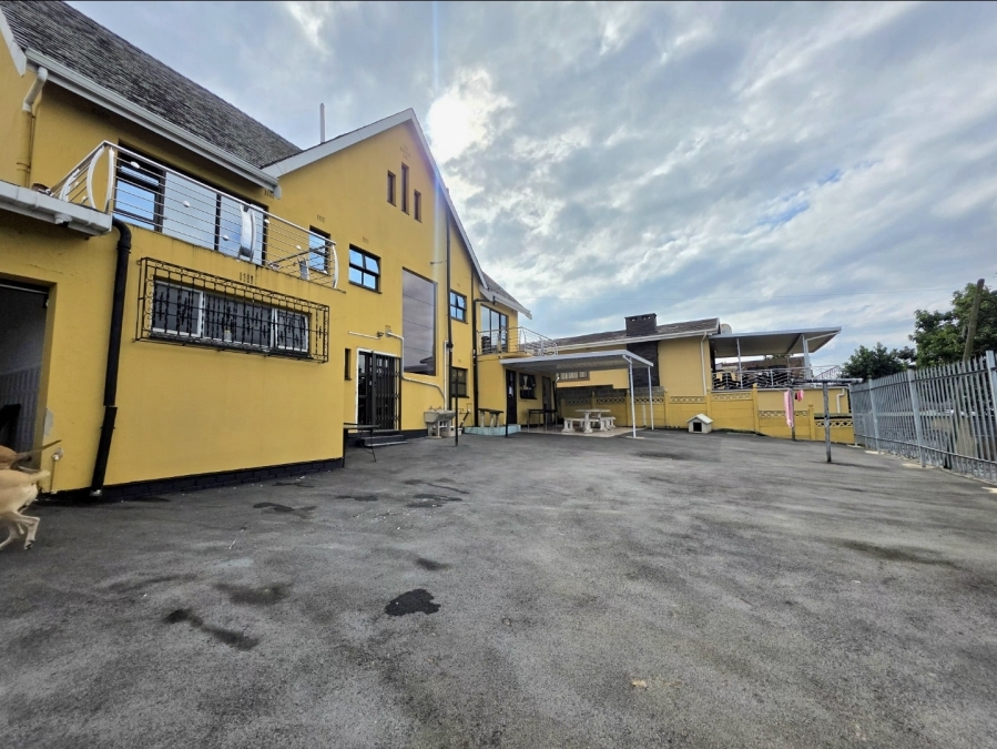 8 Bedroom Property for Sale in Isipingo Hills KwaZulu-Natal