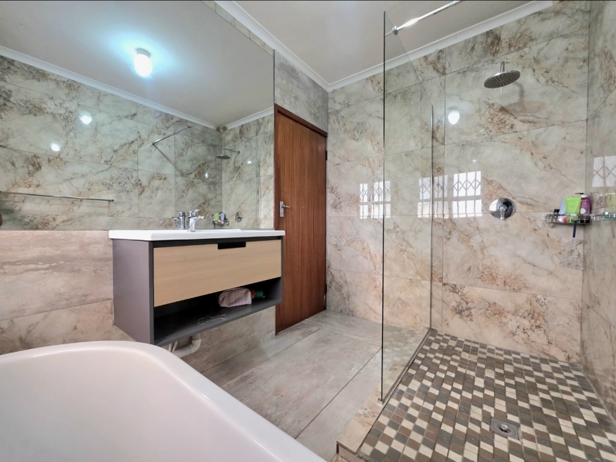 8 Bedroom Property for Sale in Isipingo Hills KwaZulu-Natal