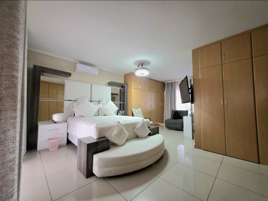 8 Bedroom Property for Sale in Isipingo Hills KwaZulu-Natal
