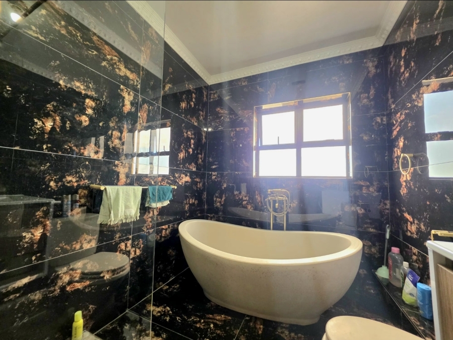 8 Bedroom Property for Sale in Isipingo Hills KwaZulu-Natal