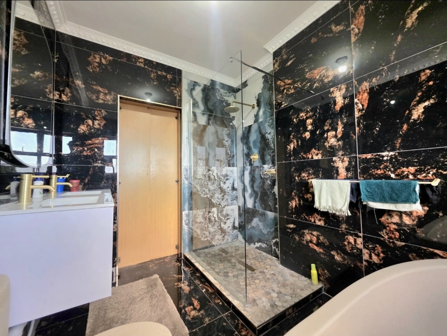 8 Bedroom Property for Sale in Isipingo Hills KwaZulu-Natal