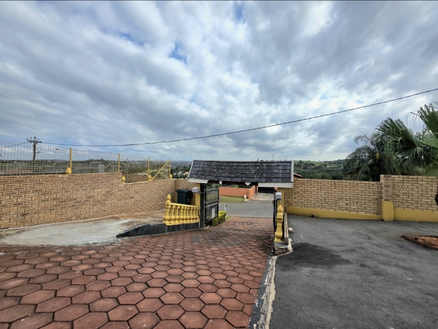 8 Bedroom Property for Sale in Isipingo Hills KwaZulu-Natal
