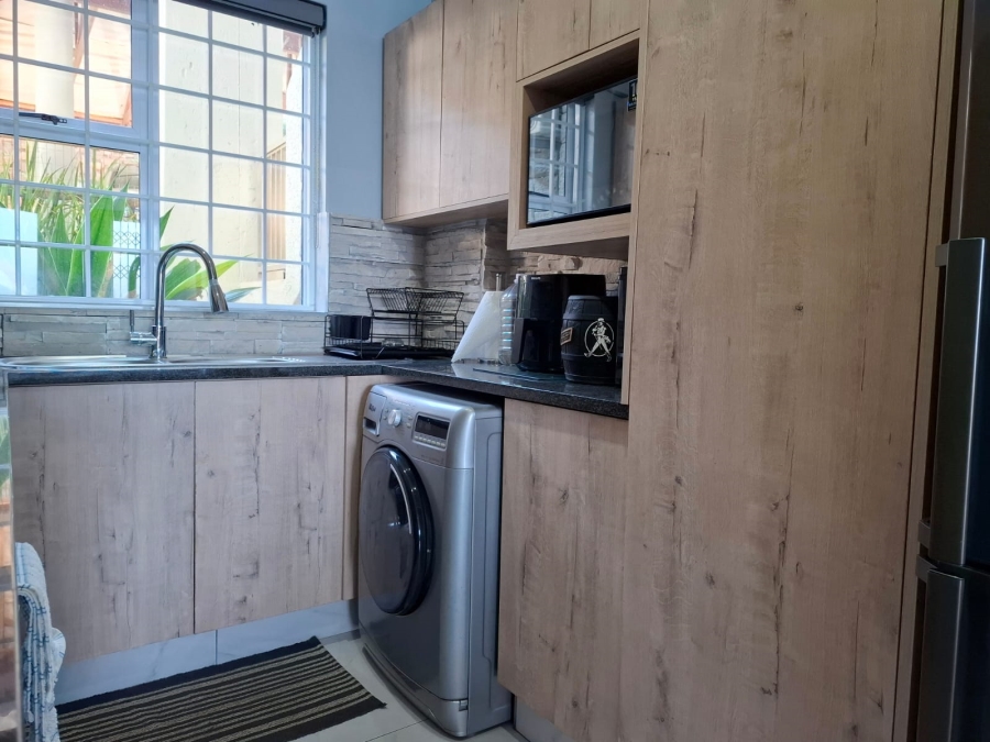 2 Bedroom Property for Sale in Westbrook KwaZulu-Natal