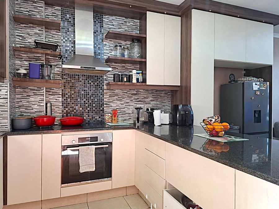 To Let 2 Bedroom Property for Rent in Westbrook KwaZulu-Natal