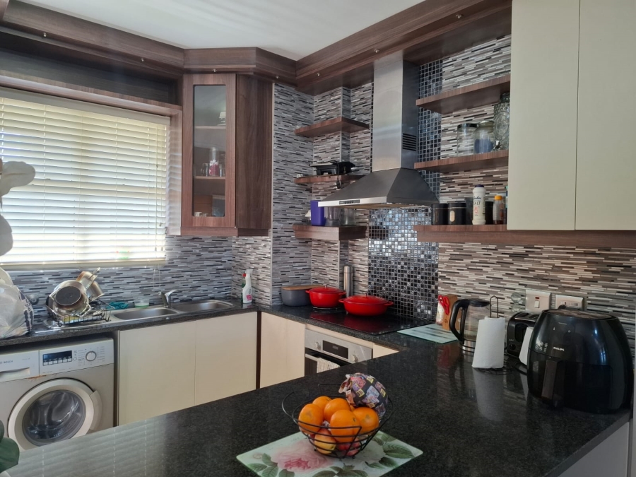 To Let 2 Bedroom Property for Rent in Westbrook KwaZulu-Natal