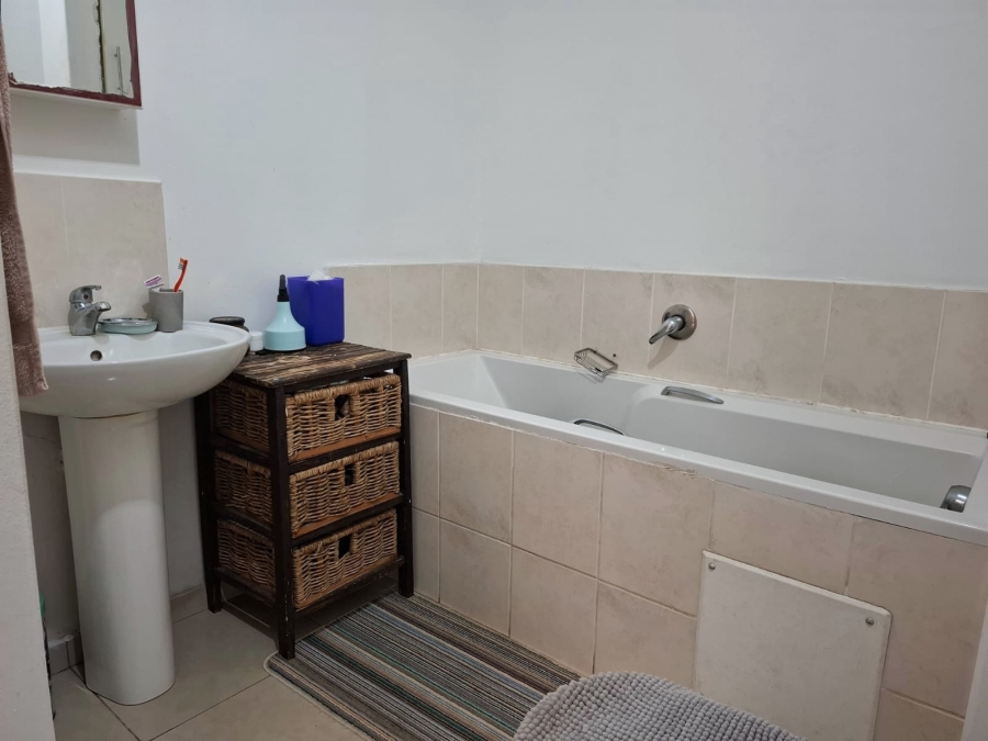 To Let 2 Bedroom Property for Rent in Westbrook KwaZulu-Natal