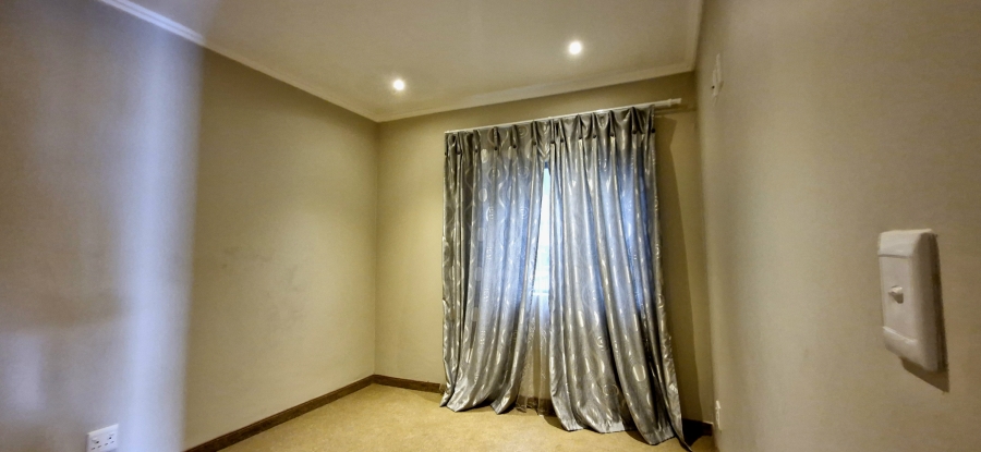 2 Bedroom Property for Sale in New Town Centre KwaZulu-Natal