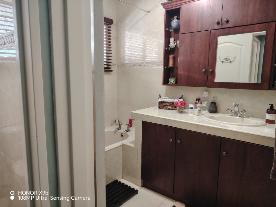 3 Bedroom Property for Sale in Yellowwood Park KwaZulu-Natal