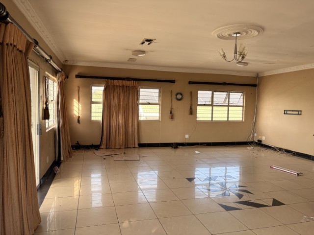 4 Bedroom Property for Sale in Somerset Park KwaZulu-Natal