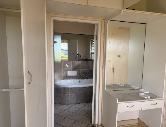 4 Bedroom Property for Sale in Somerset Park KwaZulu-Natal