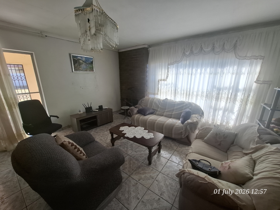 4 Bedroom Property for Sale in Huttenheights KwaZulu-Natal