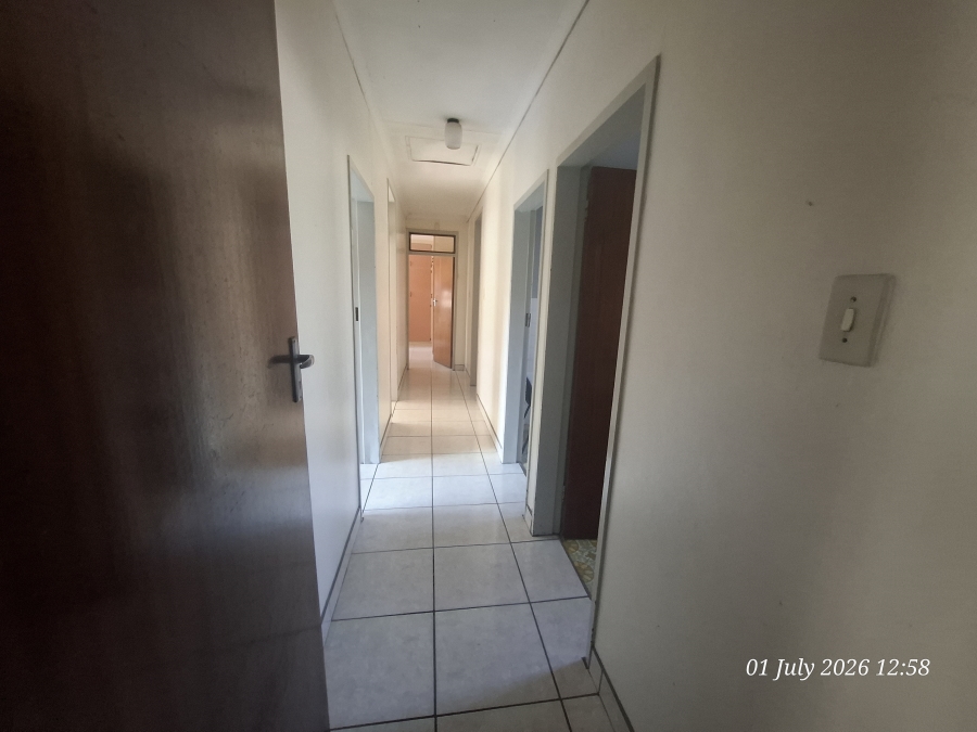 4 Bedroom Property for Sale in Huttenheights KwaZulu-Natal