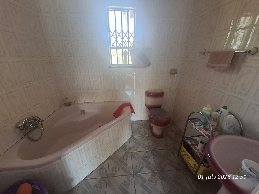 4 Bedroom Property for Sale in Huttenheights KwaZulu-Natal