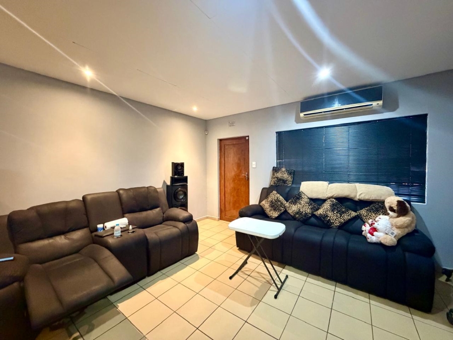 2 Bedroom Property for Sale in Arboretum KwaZulu-Natal