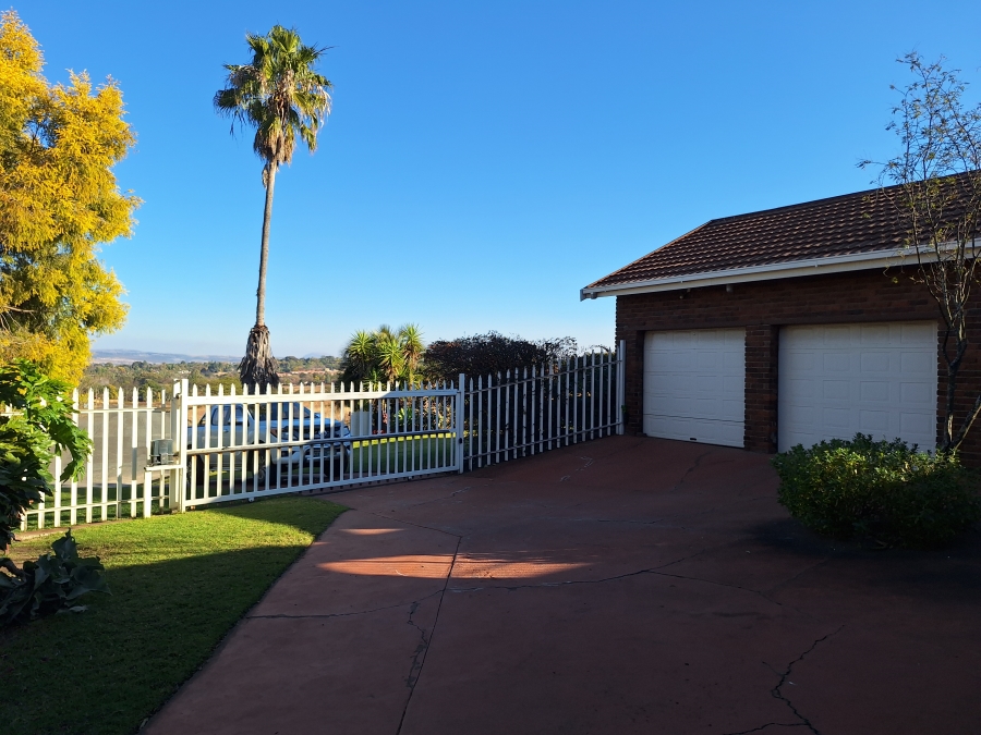 3 Bedroom Property for Sale in Schuinshoogte KwaZulu-Natal