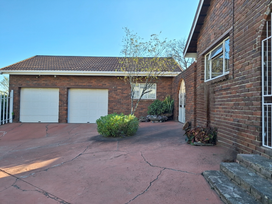 3 Bedroom Property for Sale in Schuinshoogte KwaZulu-Natal
