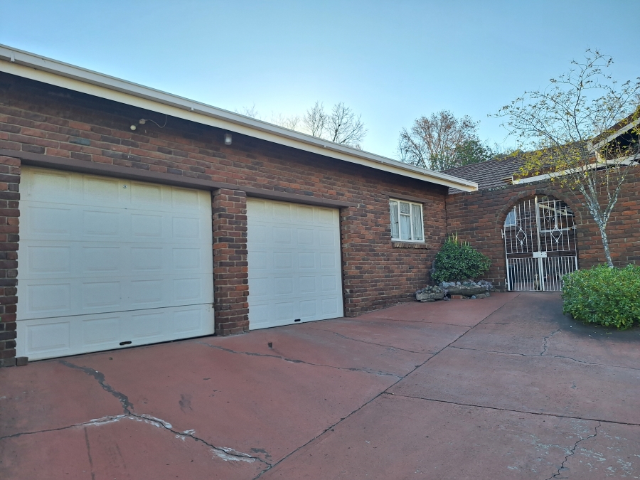 3 Bedroom Property for Sale in Schuinshoogte KwaZulu-Natal