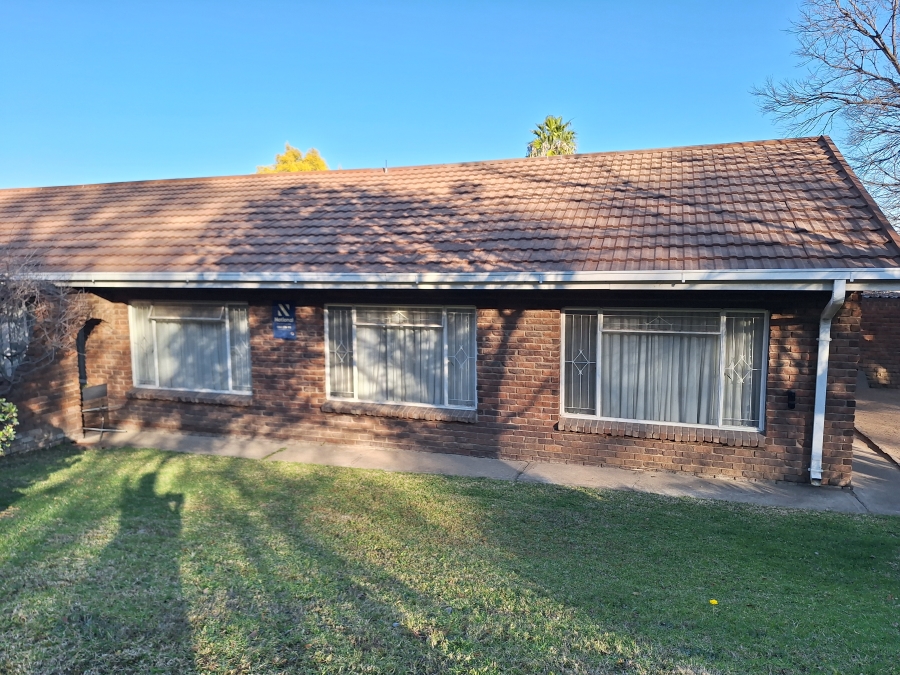 3 Bedroom Property for Sale in Schuinshoogte KwaZulu-Natal