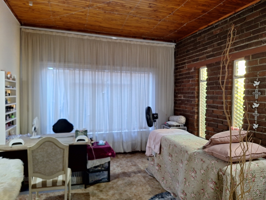 3 Bedroom Property for Sale in Schuinshoogte KwaZulu-Natal
