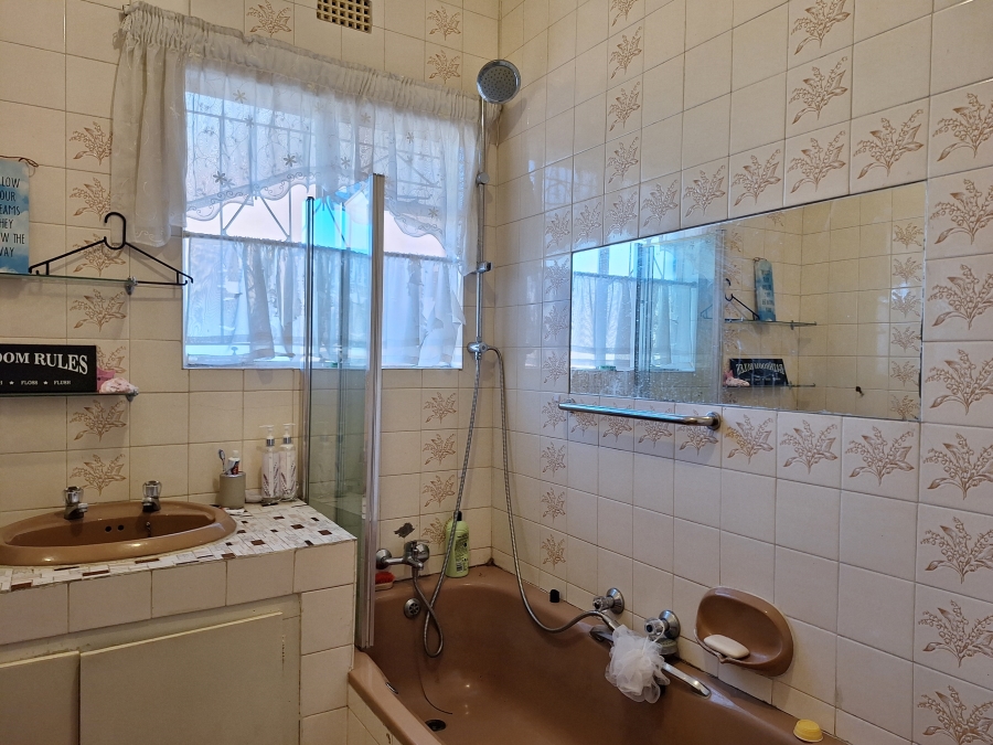 3 Bedroom Property for Sale in Schuinshoogte KwaZulu-Natal