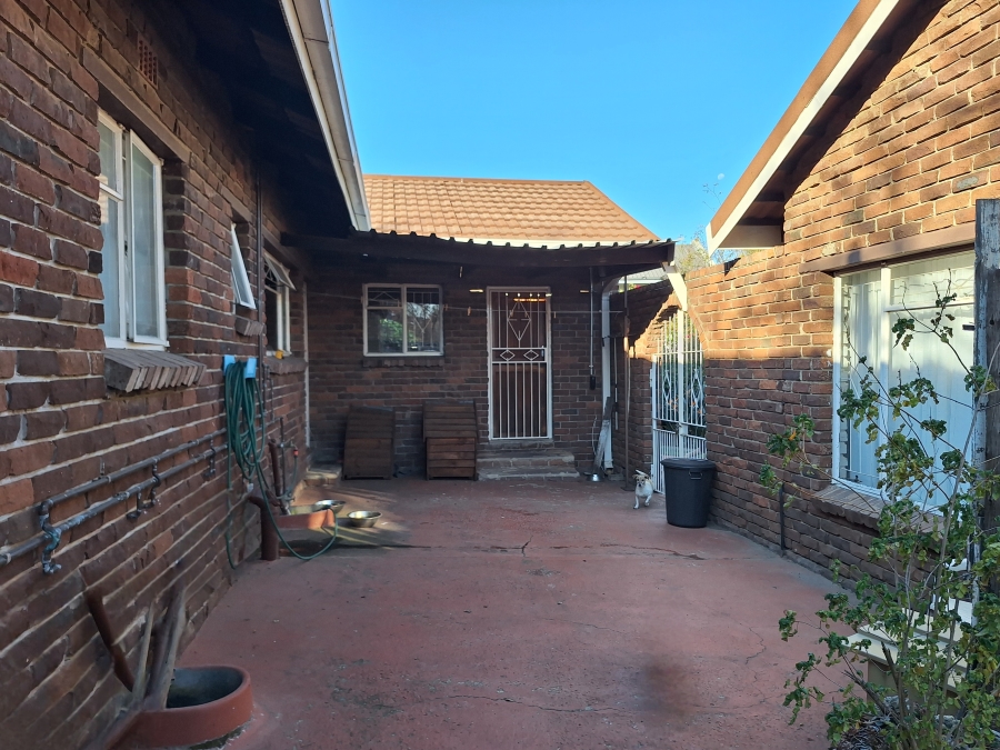 3 Bedroom Property for Sale in Schuinshoogte KwaZulu-Natal