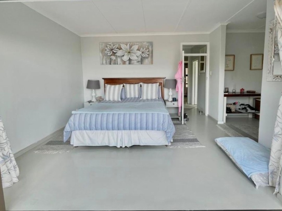 3 Bedroom Property for Sale in Westbrook KwaZulu-Natal