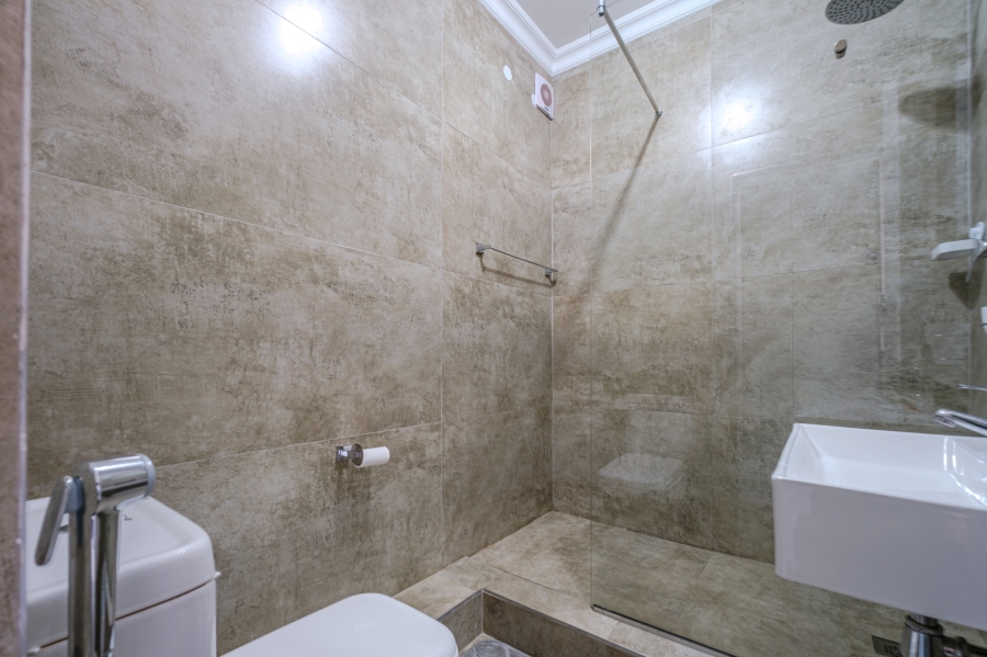 2 Bedroom Property for Sale in Umhlanga KwaZulu-Natal
