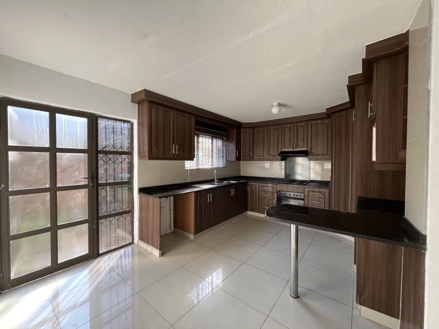 3 Bedroom Property for Sale in Northcroft KwaZulu-Natal