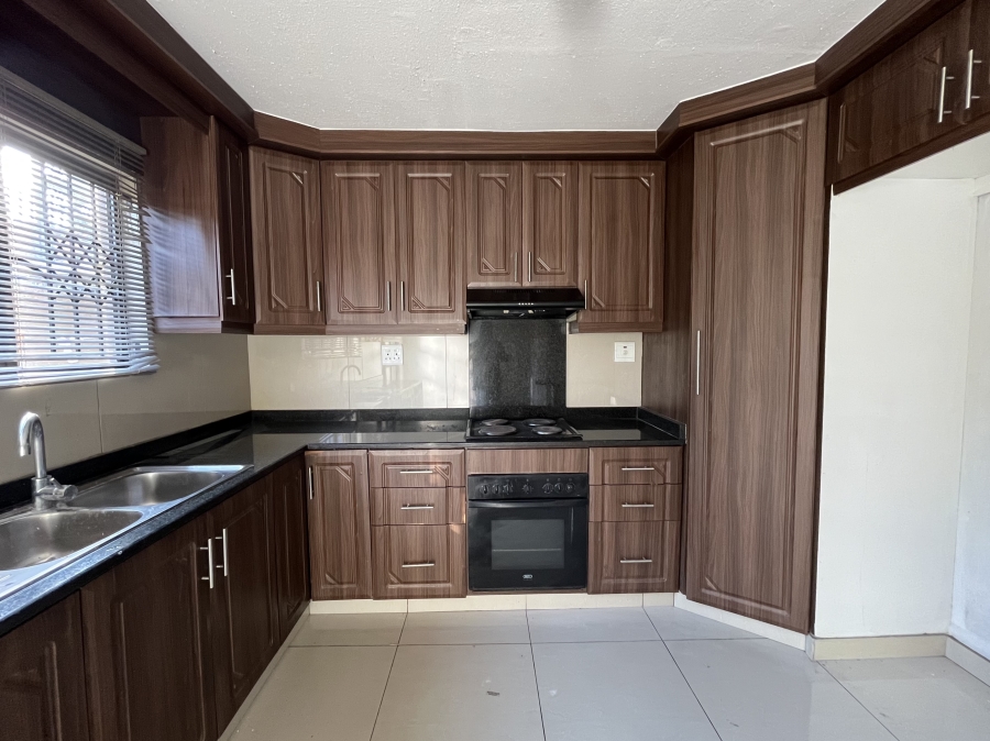 3 Bedroom Property for Sale in Northcroft KwaZulu-Natal