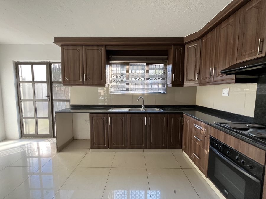 3 Bedroom Property for Sale in Northcroft KwaZulu-Natal