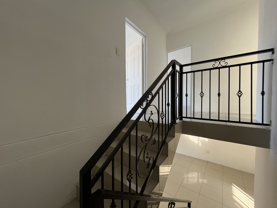 3 Bedroom Property for Sale in Northcroft KwaZulu-Natal