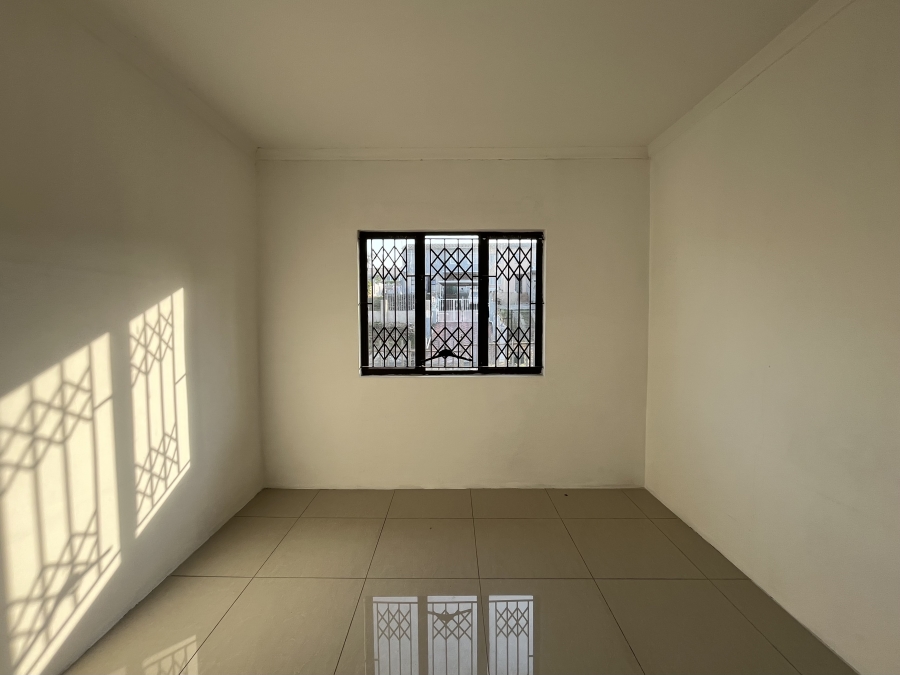 3 Bedroom Property for Sale in Northcroft KwaZulu-Natal
