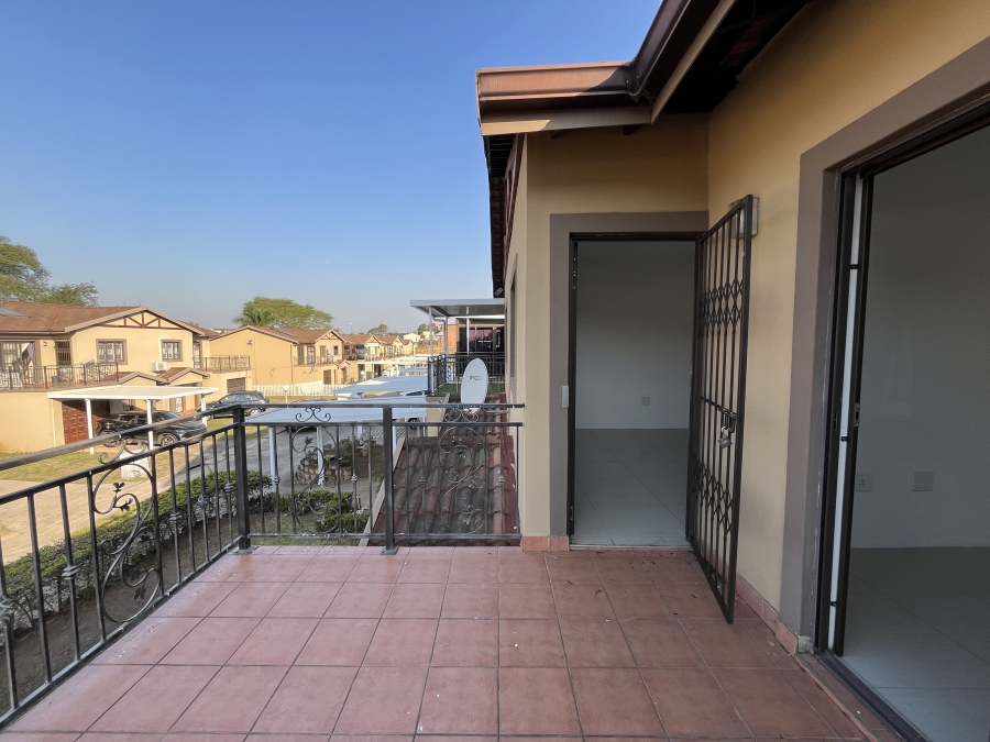 3 Bedroom Property for Sale in Northcroft KwaZulu-Natal