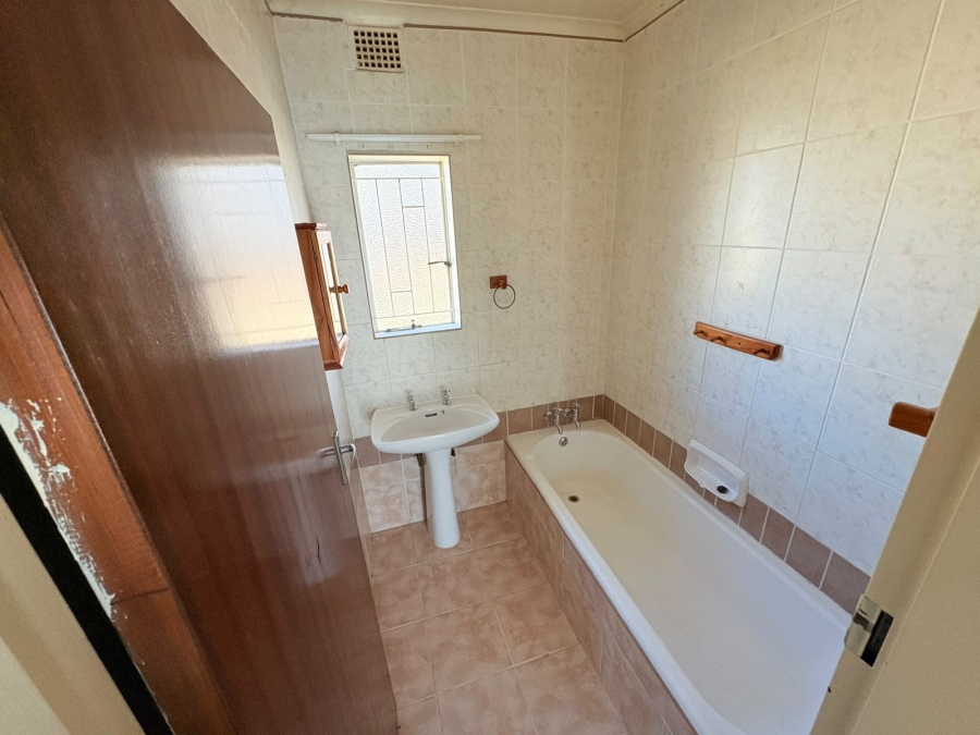 To Let 3 Bedroom Property for Rent in Amiel Park KwaZulu-Natal