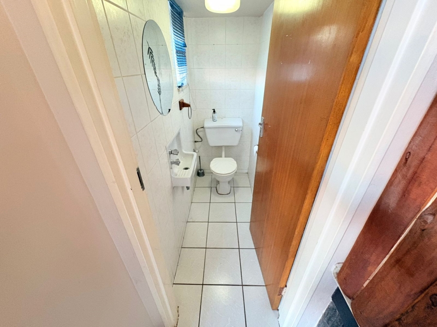 To Let 2 Bedroom Property for Rent in Huttenheights KwaZulu-Natal