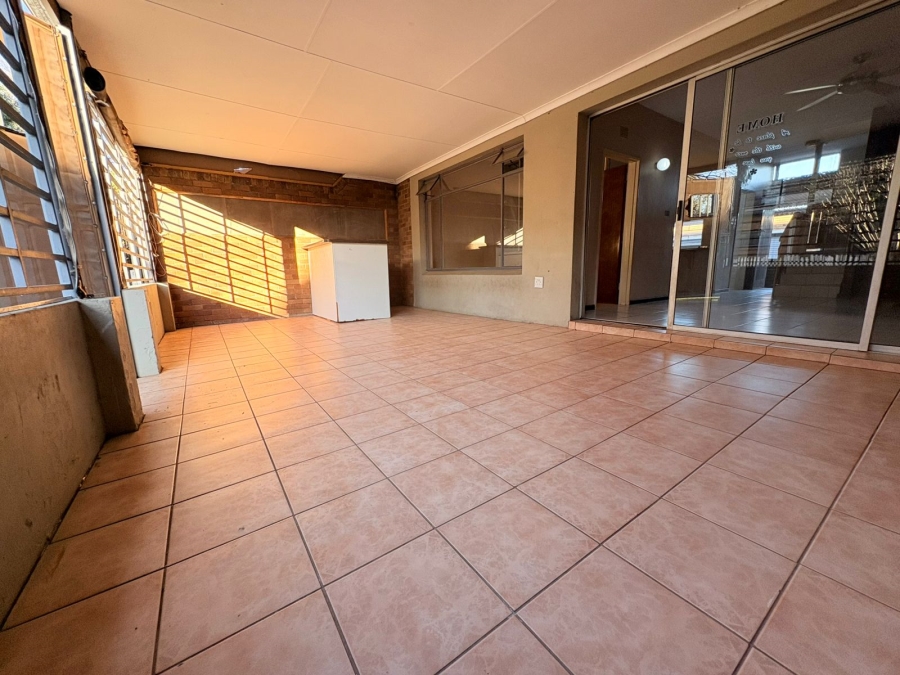 To Let 2 Bedroom Property for Rent in Huttenheights KwaZulu-Natal