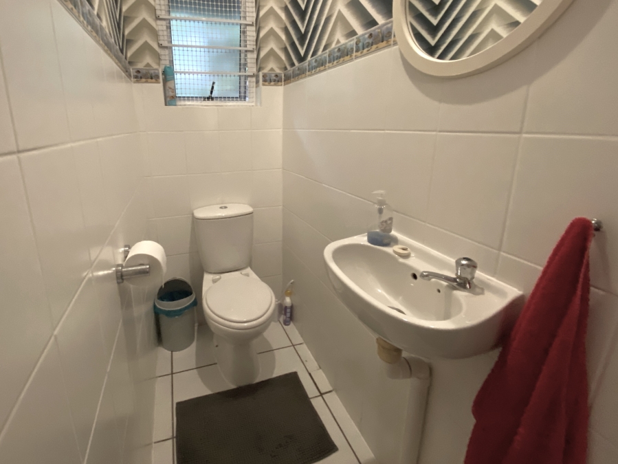 5 Bedroom Property for Sale in Westbrook KwaZulu-Natal
