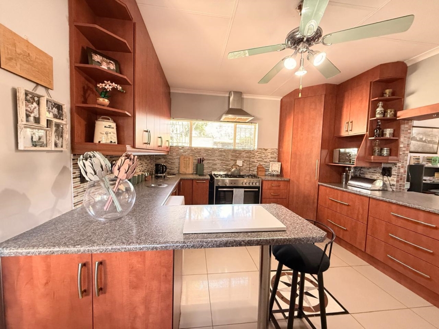 4 Bedroom Property for Sale in Huttenheights KwaZulu-Natal