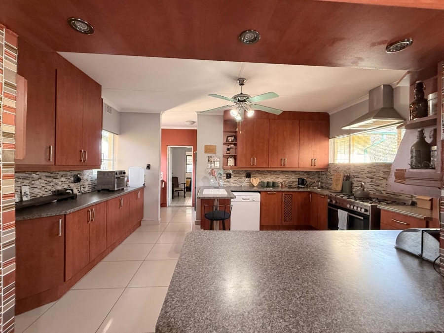 4 Bedroom Property for Sale in Huttenheights KwaZulu-Natal