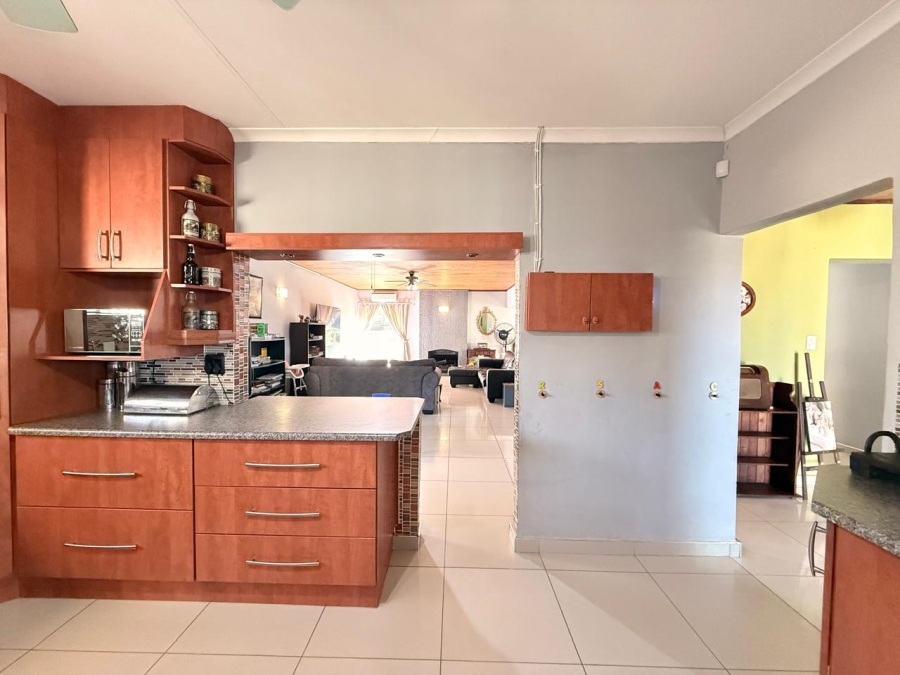 4 Bedroom Property for Sale in Huttenheights KwaZulu-Natal