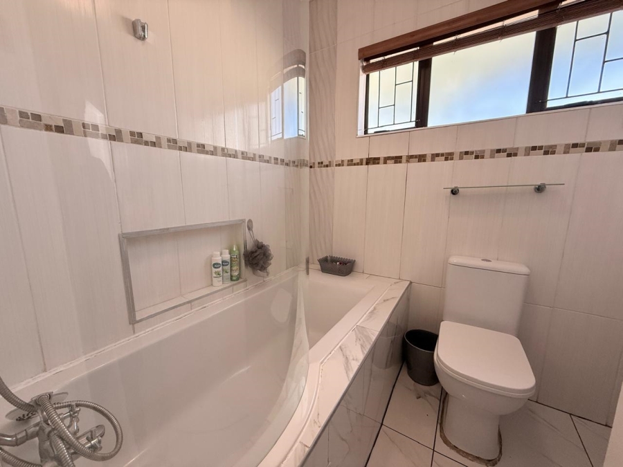 4 Bedroom Property for Sale in Huttenheights KwaZulu-Natal