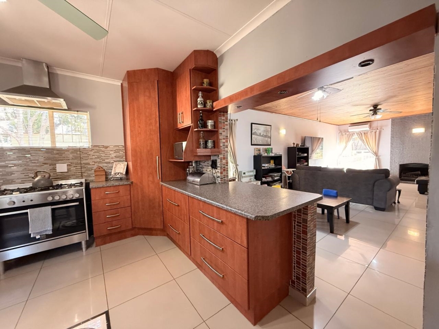 4 Bedroom Property for Sale in Huttenheights KwaZulu-Natal