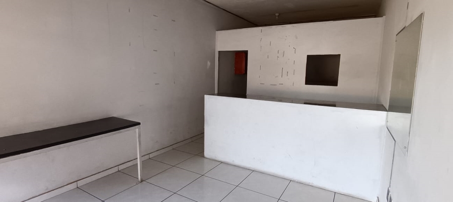 To Let Commercial Property for Rent in Carrington Heights KwaZulu-Natal