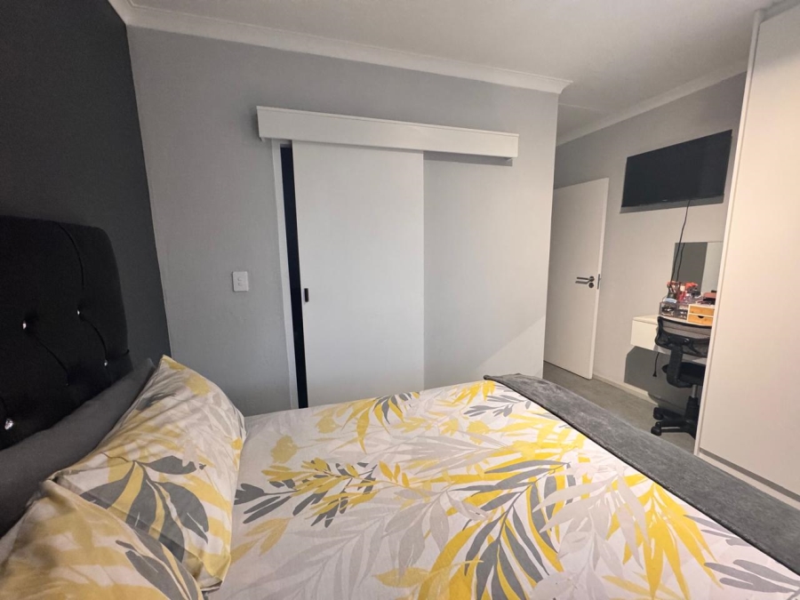 2 Bedroom Property for Sale in Umbogintwini KwaZulu-Natal